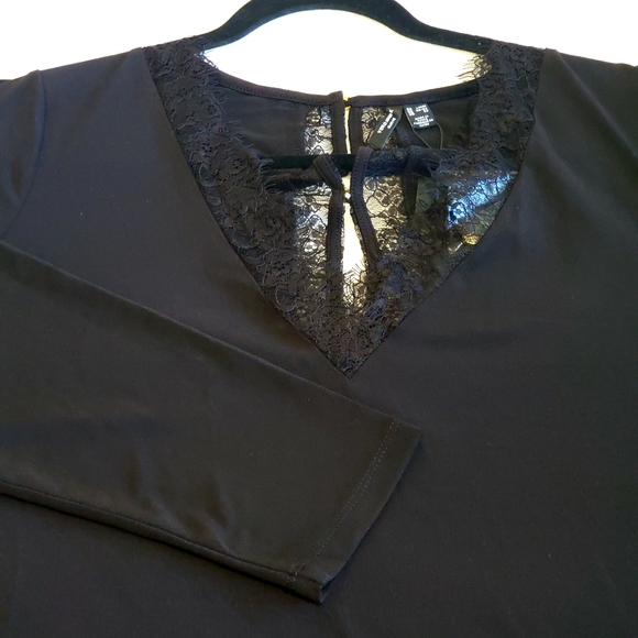 ✨️2/$30 NWT Long-Sleeve Lace Trim Blouse - Picture 6 of 8